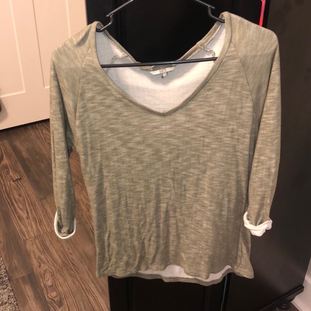 Green quarter sleeve shirt!